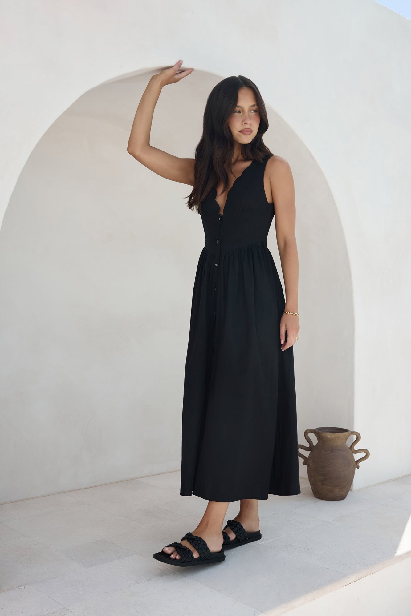 chasing daylight maxi dress black